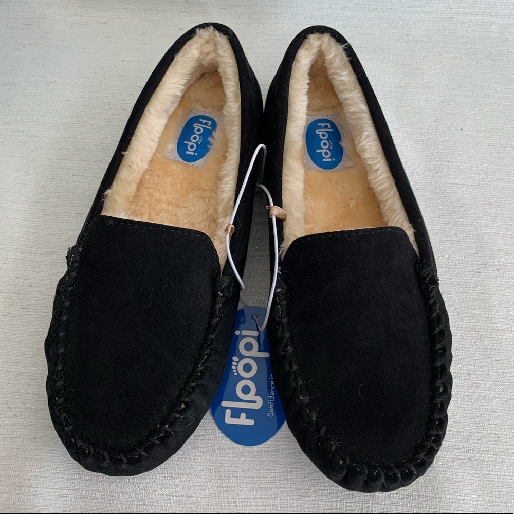 Floopi Black Faux Suede Moccasin Slippers Woman’s 7